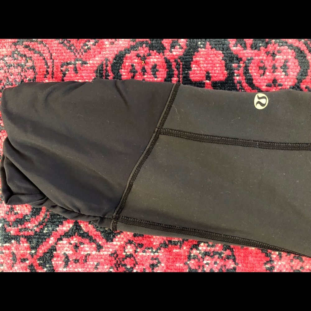 Charcoal grey 3/4 length lululemon crops